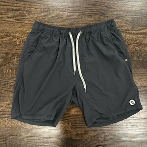 Lined Vuori Shorts - Size Large